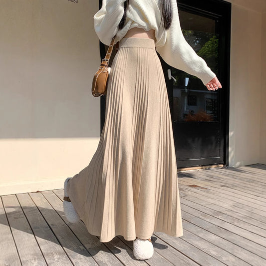 High-waisted Pleated Knit Skirt