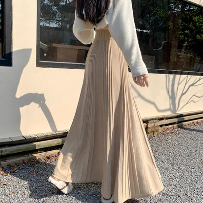 High-waisted Pleated Knit Skirt